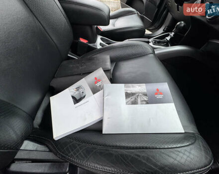 Серый Мицубиси Аутлендер, объемом двигателя 2.2 л и пробегом 289 тыс. км за 11300 $, фото 68 на Automoto.ua