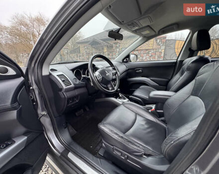 Серый Мицубиси Аутлендер, объемом двигателя 2.2 л и пробегом 289 тыс. км за 11300 $, фото 42 на Automoto.ua