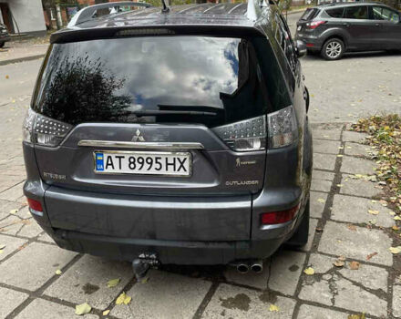 Серый Мицубиси Аутлендер, объемом двигателя 2 л и пробегом 264 тыс. км за 9500 $, фото 2 на Automoto.ua