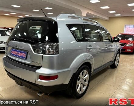 Серый Мицубиси Аутлендер, объемом двигателя 2.4 л и пробегом 182 тыс. км за 10800 $, фото 6 на Automoto.ua