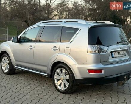 Серый Мицубиси Аутлендер, объемом двигателя 2.18 л и пробегом 294 тыс. км за 10799 $, фото 5 на Automoto.ua