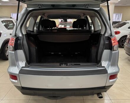 Серый Мицубиси Аутлендер, объемом двигателя 2.4 л и пробегом 182 тыс. км за 10800 $, фото 5 на Automoto.ua