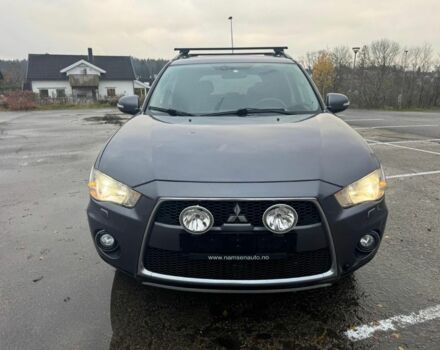 Серый Мицубиси Аутлендер, объемом двигателя 0 л и пробегом 260 тыс. км за 6000 $, фото 3 на Automoto.ua