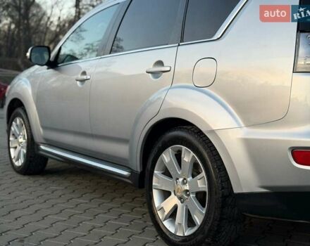 Серый Мицубиси Аутлендер, объемом двигателя 2.18 л и пробегом 294 тыс. км за 10799 $, фото 8 на Automoto.ua