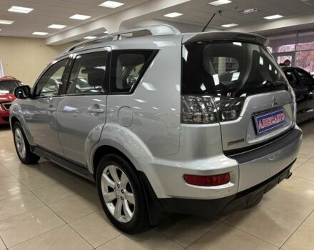 Серый Мицубиси Аутлендер, объемом двигателя 2.4 л и пробегом 182 тыс. км за 10800 $, фото 3 на Automoto.ua