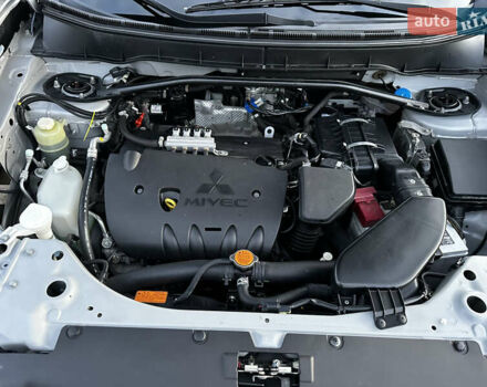 Мицубиси Аутлендер 2010 в Белой Церкве на Automoto.ua Серый Мицубиси Аутлендер, объемом двигателя 2.36 л и пробегом 220 тыс. км за 9000 $, фото 8 на Automoto.ua