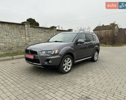 Серый Мицубиси Аутлендер, объемом двигателя 2.2 л и пробегом 217 тыс. км за 10900 $, фото 2 на Automoto.ua