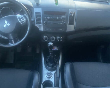 Серый Мицубиси Аутлендер, объемом двигателя 2 л и пробегом 286 тыс. км за 10300 $, фото 11 на Automoto.ua