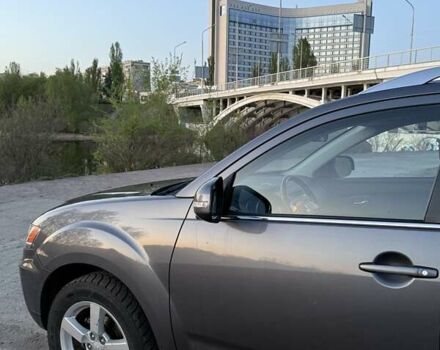 Серый Мицубиси Аутлендер, объемом двигателя 2.18 л и пробегом 221 тыс. км за 9700 $, фото 4 на Automoto.ua