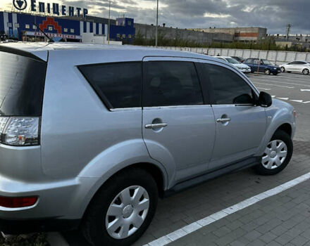 Мицубиси Аутлендер 2010 в Белой Церкве на Automoto.ua Серый Мицубиси Аутлендер, объемом двигателя 2.36 л и пробегом 220 тыс. км за 9000 $, фото 5 на Automoto.ua