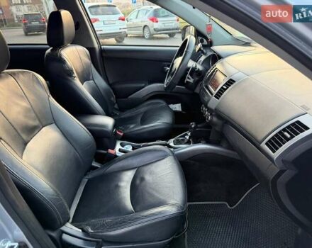 Серый Мицубиси Аутлендер, объемом двигателя 2.18 л и пробегом 294 тыс. км за 10799 $, фото 12 на Automoto.ua