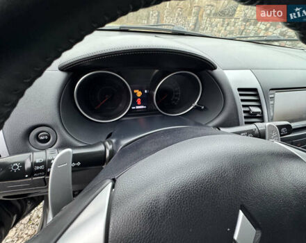 Серый Мицубиси Аутлендер, объемом двигателя 2.2 л и пробегом 289 тыс. км за 11300 $, фото 45 на Automoto.ua