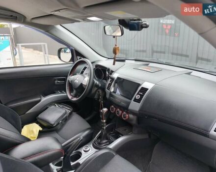 Серый Мицубиси Аутлендер, объемом двигателя 2.3 л и пробегом 263 тыс. км за 11400 $, фото 7 на Automoto.ua