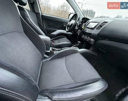 Серый Мицубиси Аутлендер, объемом двигателя 2.4 л и пробегом 270 тыс. км за 8450 $, фото 11 на Automoto.ua