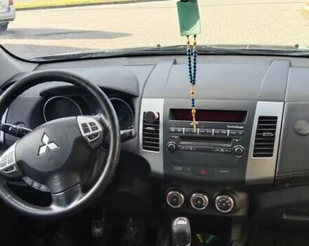 Серый Мицубиси Аутлендер, объемом двигателя 2.3 л и пробегом 294 тыс. км за 9600 $, фото 9 на Automoto.ua