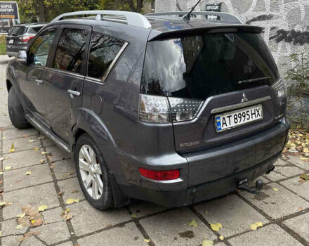 Серый Мицубиси Аутлендер, объемом двигателя 2 л и пробегом 264 тыс. км за 9500 $, фото 3 на Automoto.ua