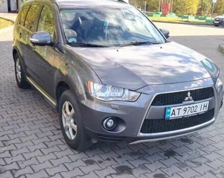 Серый Мицубиси Аутлендер, объемом двигателя 2.3 л и пробегом 294 тыс. км за 9600 $, фото 5 на Automoto.ua
