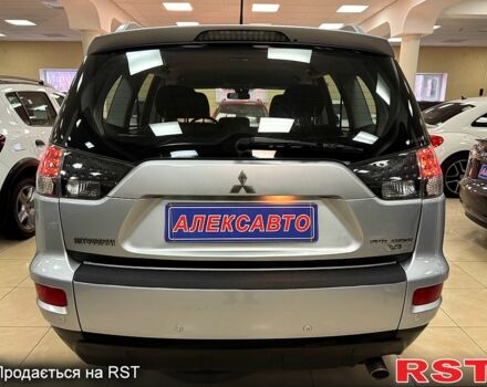 Серый Мицубиси Аутлендер, объемом двигателя 2.4 л и пробегом 182 тыс. км за 10800 $, фото 4 на Automoto.ua