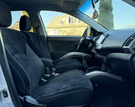 Серый Мицубиси Аутлендер, объемом двигателя 2.4 л и пробегом 218 тыс. км за 9950 $, фото 19 на Automoto.ua