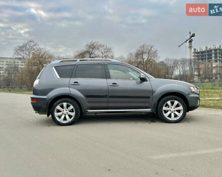 Серый Мицубиси Аутлендер, объемом двигателя 2.4 л и пробегом 270 тыс. км за 8450 $, фото 5 на Automoto.ua