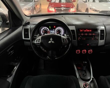 Серый Мицубиси Аутлендер, объемом двигателя 2.4 л и пробегом 182 тыс. км за 10800 $, фото 11 на Automoto.ua