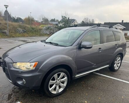 Серый Мицубиси Аутлендер, объемом двигателя 0 л и пробегом 260 тыс. км за 5900 $, фото 1 на Automoto.ua