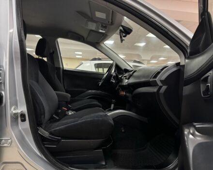 Серый Мицубиси Аутлендер, объемом двигателя 2.4 л и пробегом 182 тыс. км за 10800 $, фото 7 на Automoto.ua