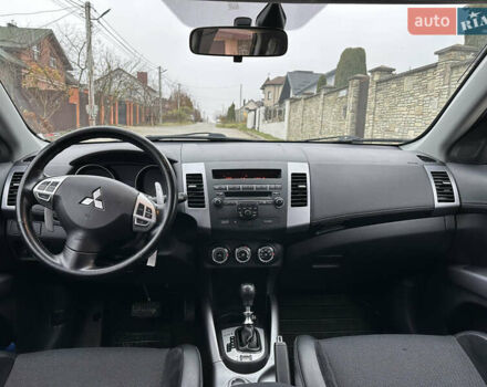Серый Мицубиси Аутлендер, объемом двигателя 2.2 л и пробегом 217 тыс. км за 10900 $, фото 13 на Automoto.ua