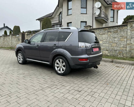 Серый Мицубиси Аутлендер, объемом двигателя 2.2 л и пробегом 217 тыс. км за 10900 $, фото 4 на Automoto.ua