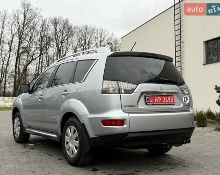 Сірий Міцубісі Аутлендер, об'ємом двигуна 2.2 л та пробігом 236 тис. км за 9800 $, фото 9 на Automoto.ua