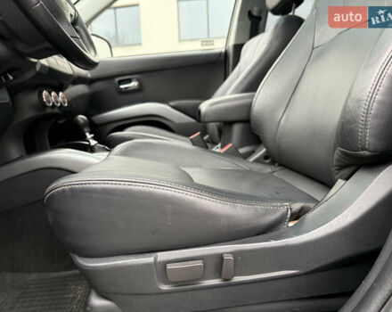 Сірий Міцубісі Аутлендер, об'ємом двигуна 2.2 л та пробігом 236 тис. км за 9800 $, фото 43 на Automoto.ua