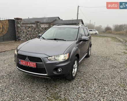 Серый Мицубиси Аутлендер, объемом двигателя 2.2 л и пробегом 289 тыс. км за 11300 $, фото 3 на Automoto.ua