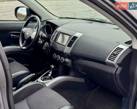 Міцубісі Аутлендер 2011 у Полтаві на Automoto.ua Сірий Міцубісі Аутлендер, об'ємом двигуна 2.2 л та пробігом 252 тис. км за 11150 $, фото 29 на Automoto.ua