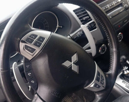 Сірий Міцубісі Аутлендер, об'ємом двигуна 2.18 л та пробігом 239 тис. км за 12000 $, фото 22 на Automoto.ua