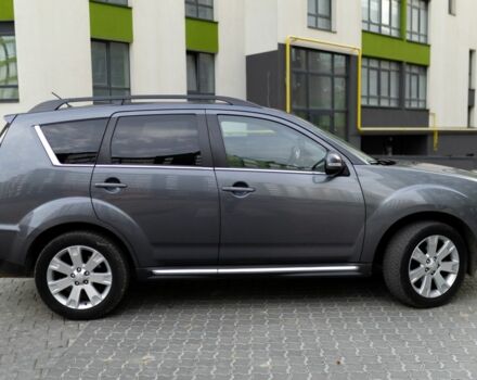 Серый Мицубиси Аутлендер, объемом двигателя 2.3 л и пробегом 288 тыс. км за 9700 $, фото 6 на Automoto.ua