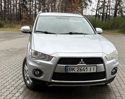 Серый Мицубиси Аутлендер, объемом двигателя 2.18 л и пробегом 233 тыс. км за 11000 $, фото 10 на Automoto.ua