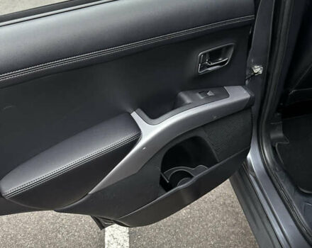 Серый Мицубиси Аутлендер, объемом двигателя 2.4 л и пробегом 226 тыс. км за 10200 $, фото 28 на Automoto.ua