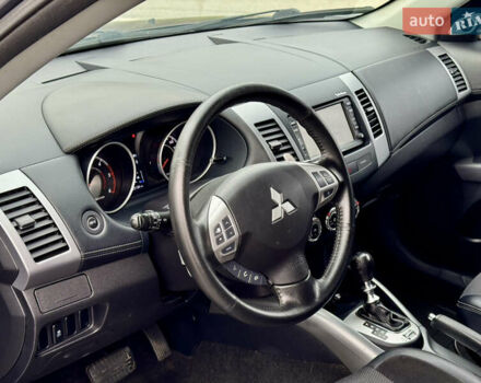 Міцубісі Аутлендер 2011 у Полтаві на Automoto.ua Сірий Міцубісі Аутлендер, об'ємом двигуна 2.2 л та пробігом 252 тис. км за 11150 $, фото 14 на Automoto.ua
