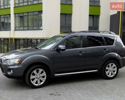 Серый Мицубиси Аутлендер, объемом двигателя 2.27 л и пробегом 291 тыс. км за 9700 $, фото 1 на Automoto.ua