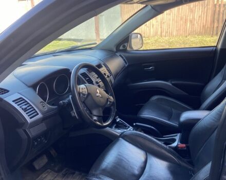 Серый Мицубиси Аутлендер, объемом двигателя 2.2 л и пробегом 240 тыс. км за 10500 $, фото 4 на Automoto.ua