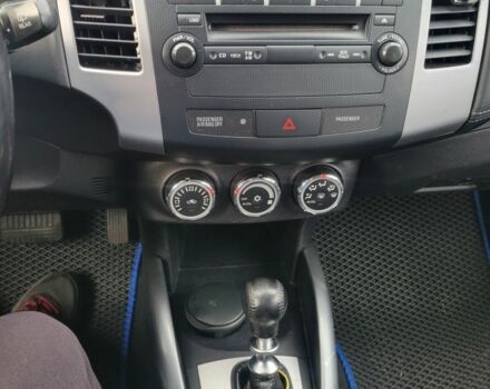 Серый Мицубиси Аутлендер, объемом двигателя 2.2 л и пробегом 175 тыс. км за 10999 $, фото 9 на Automoto.ua