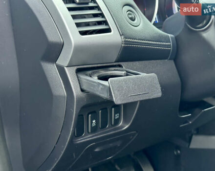 Серый Мицубиси Аутлендер, объемом двигателя 2.2 л и пробегом 160 тыс. км за 11350 $, фото 23 на Automoto.ua