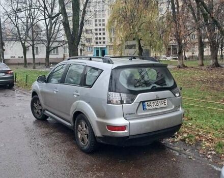 Серый Мицубиси Аутлендер, объемом двигателя 2 л и пробегом 376 тыс. км за 7300 $, фото 1 на Automoto.ua