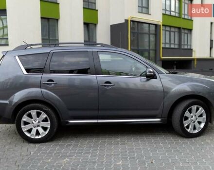 Серый Мицубиси Аутлендер, объемом двигателя 2.27 л и пробегом 291 тыс. км за 9700 $, фото 51 на Automoto.ua
