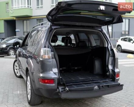 Серый Мицубиси Аутлендер, объемом двигателя 2.27 л и пробегом 291 тыс. км за 9700 $, фото 52 на Automoto.ua