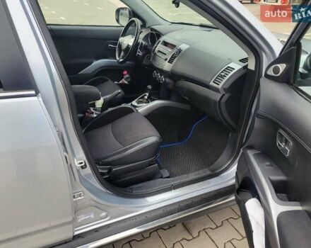 Серый Мицубиси Аутлендер, объемом двигателя 2.2 л и пробегом 175 тыс. км за 10999 $, фото 11 на Automoto.ua