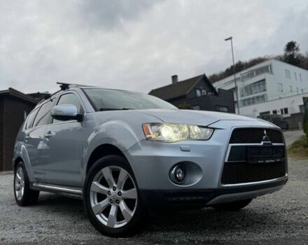 Серый Мицубиси Аутлендер, объемом двигателя 2.3 л и пробегом 279 тыс. км за 4642 $, фото 3 на Automoto.ua