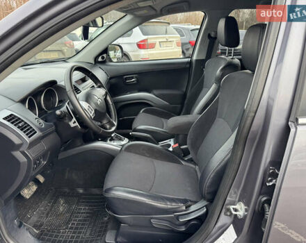 Серый Мицубиси Аутлендер, объемом двигателя 2.2 л и пробегом 211 тыс. км за 11999 $, фото 14 на Automoto.ua