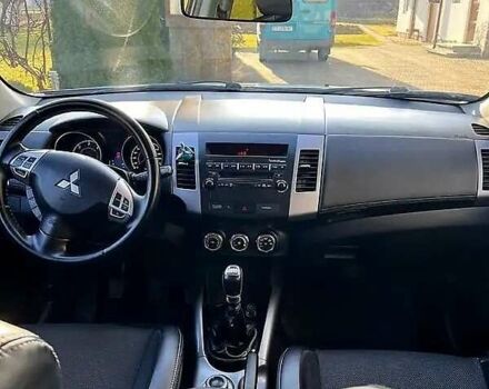Серый Мицубиси Аутлендер, объемом двигателя 2.2 л и пробегом 248 тыс. км за 11000 $, фото 4 на Automoto.ua