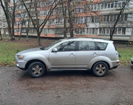 Сірий Міцубісі Аутлендер, об'ємом двигуна 2 л та пробігом 376 тис. км за 7300 $, фото 1 на Automoto.ua